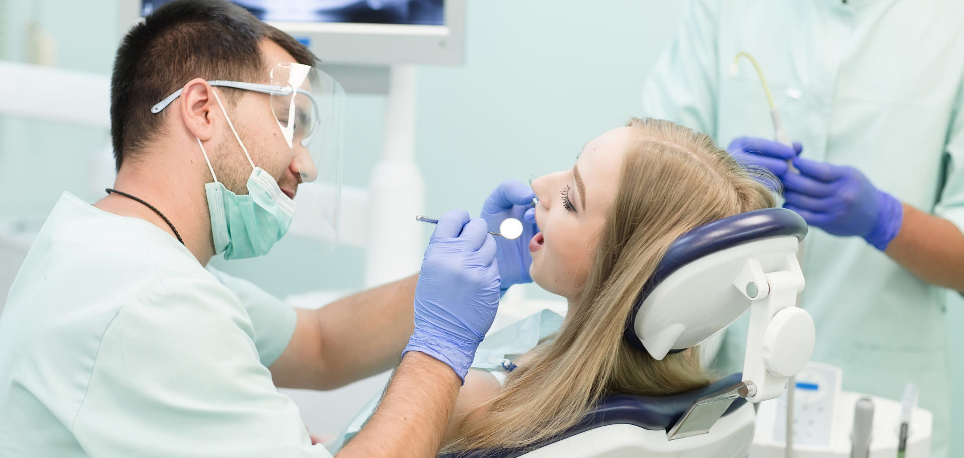 Estamos Abiertos. Nos Encantará Volver a Verte y Cuidar Tu Salud Bucodental.